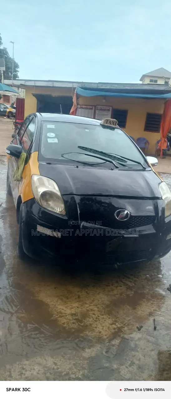 Toyota Vitz 2008 Black