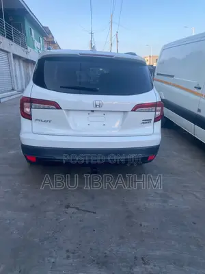 Honda Pilot Touring AWD 2019 White