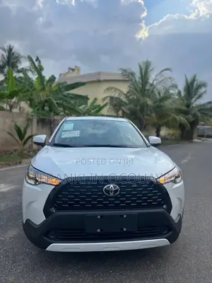 Toyota Corolla Cross XLE 2025 White