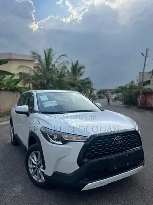 Toyota Corolla Cross XLE 2025 White