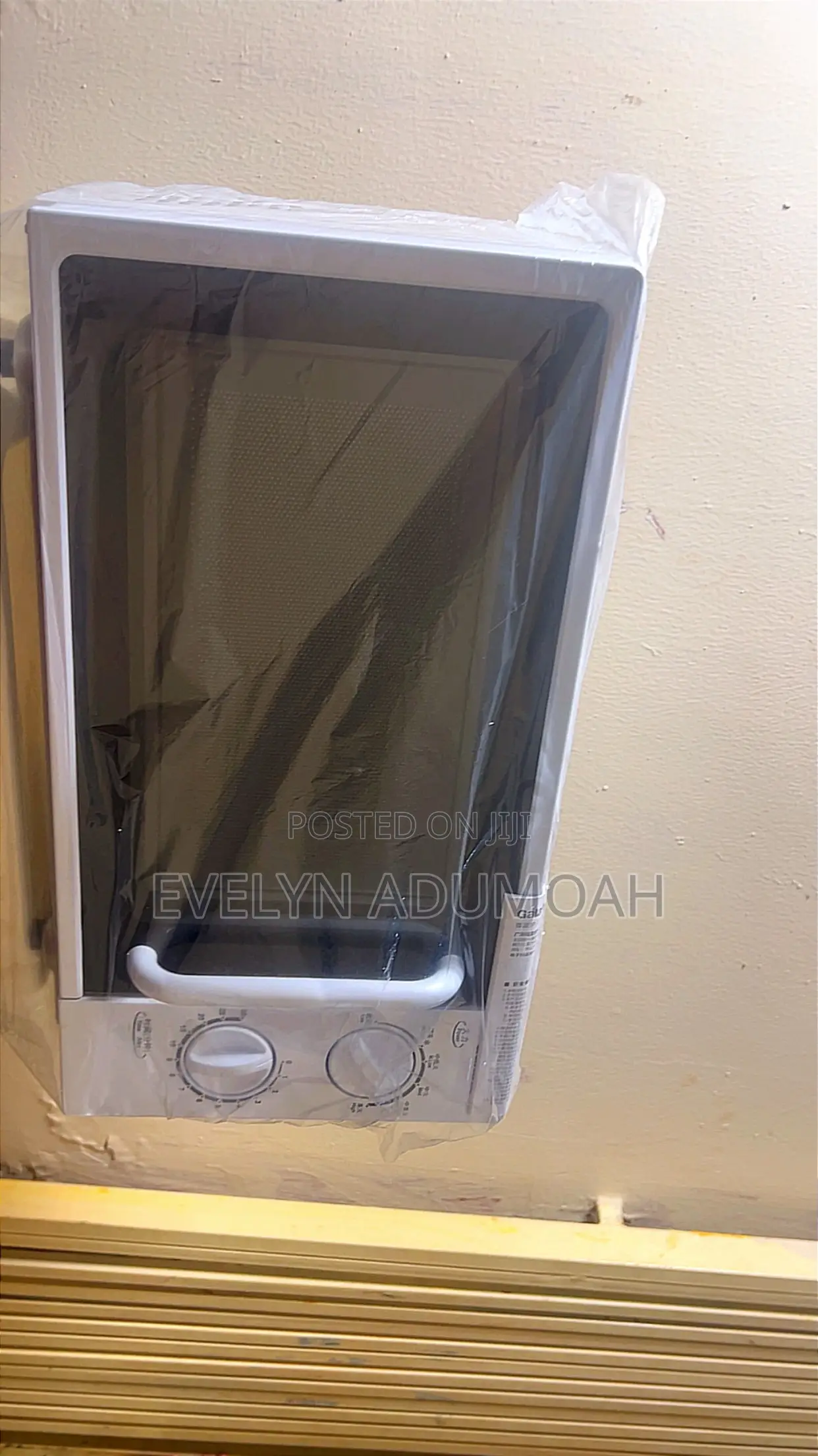 Brand New Digital-Free Microwave Oven
