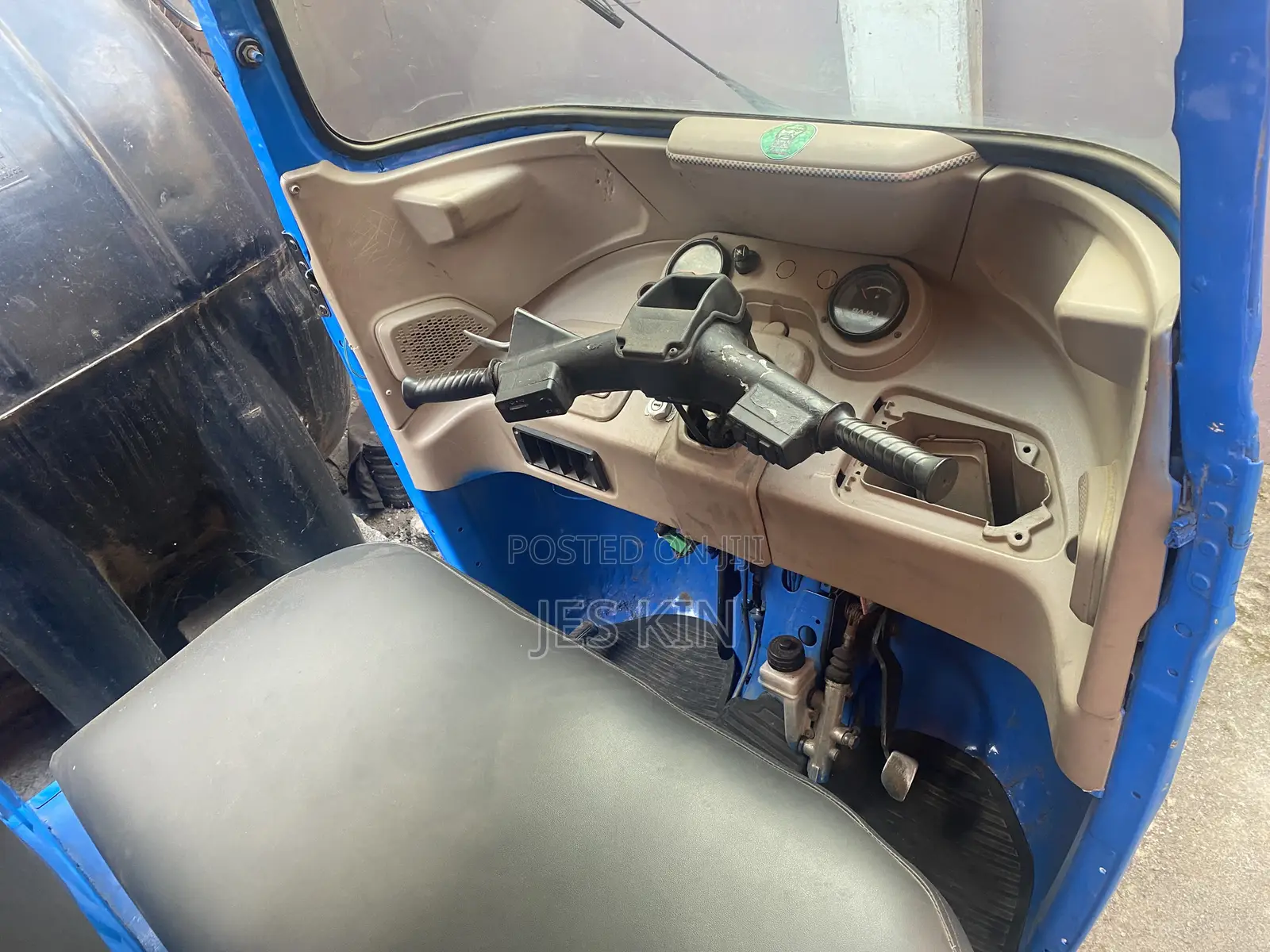 Bajaj RE 2023 Blue