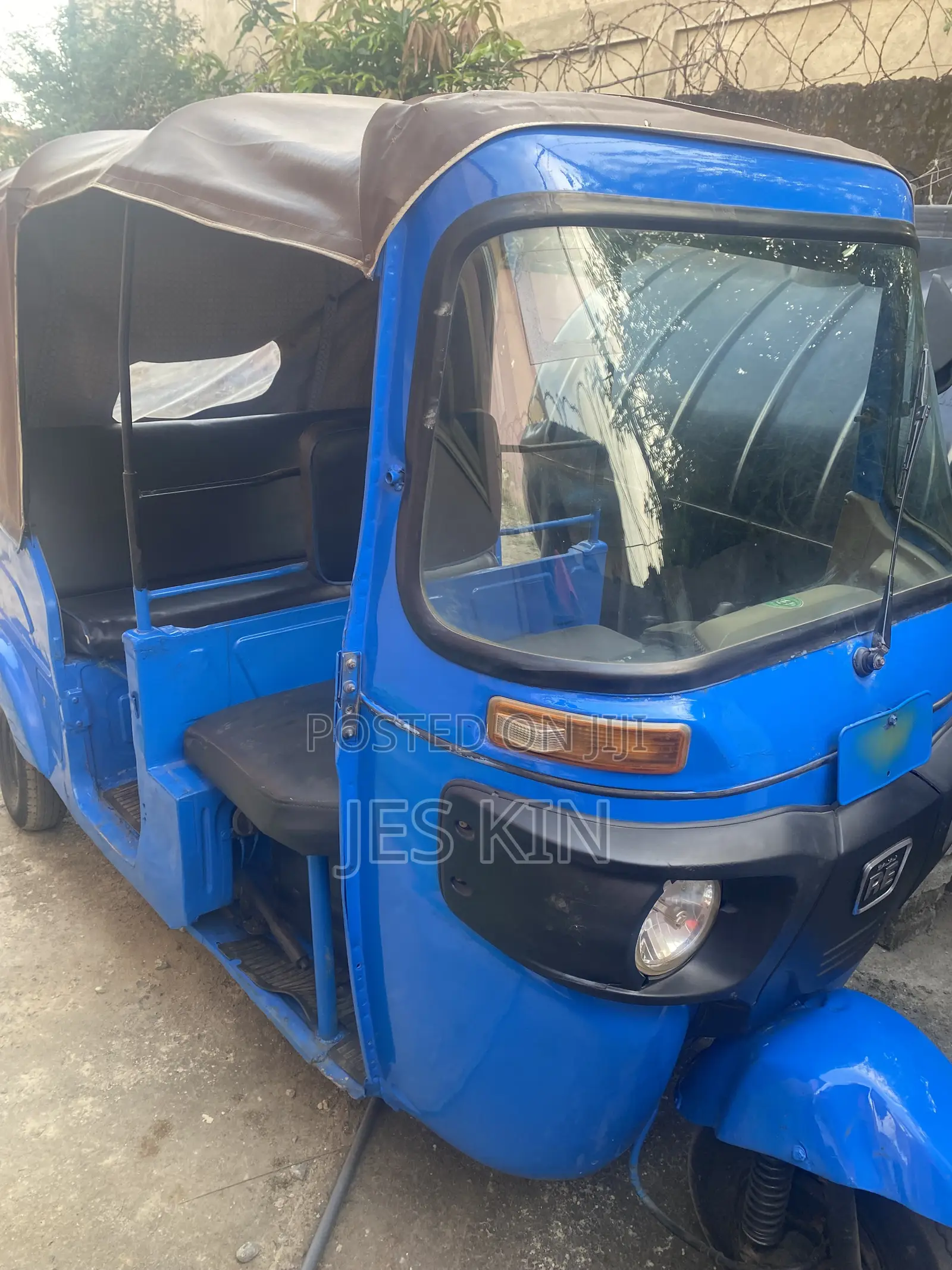 Bajaj RE 2023 Blue