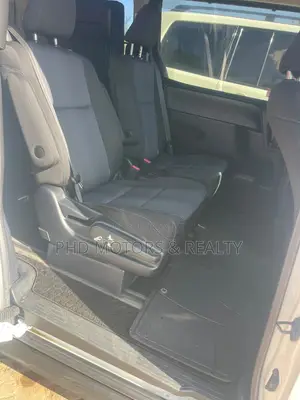 Toyota Voxy X 2WD 8-Seater 2017 White