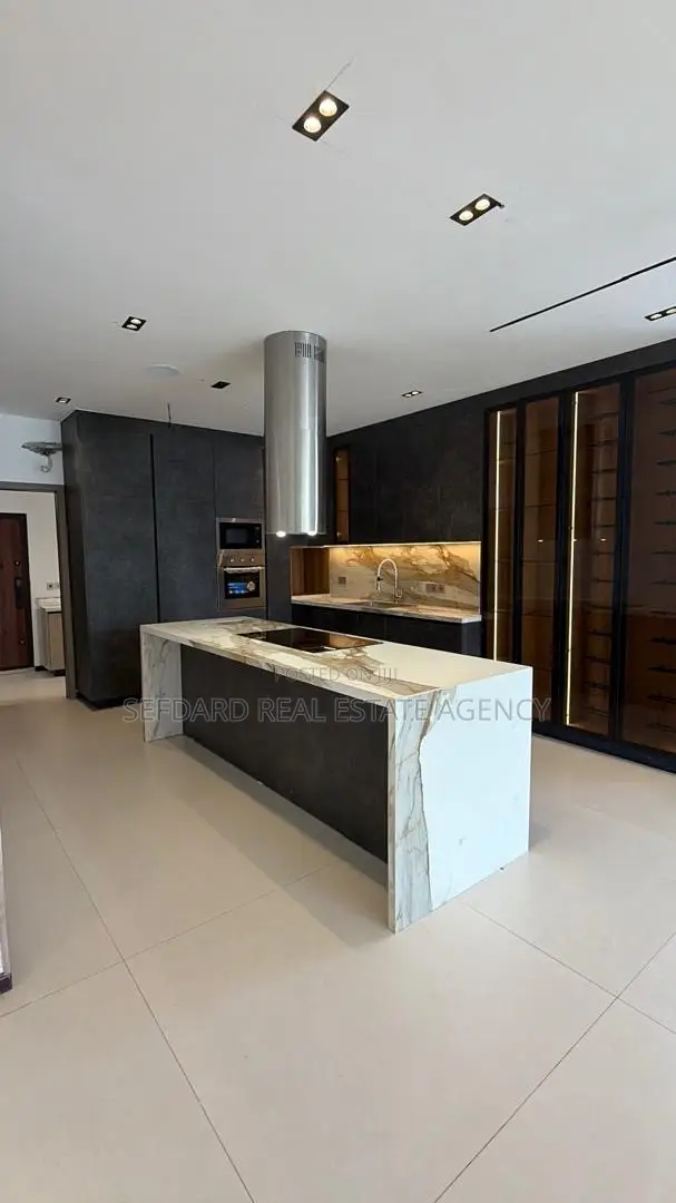 4bdrm House in Sefdard Properties, Ablekuma for sale