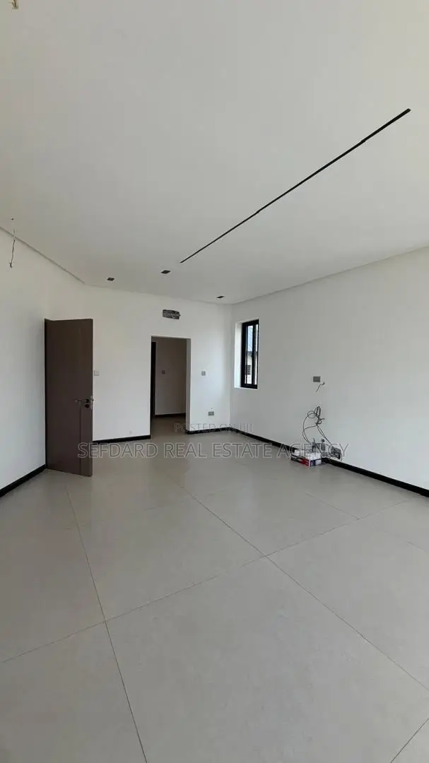 4bdrm House in Sefdard Properties, Ablekuma for sale