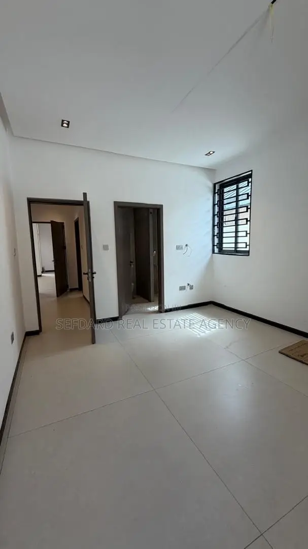 4bdrm House in Sefdard Properties, Ablekuma for sale