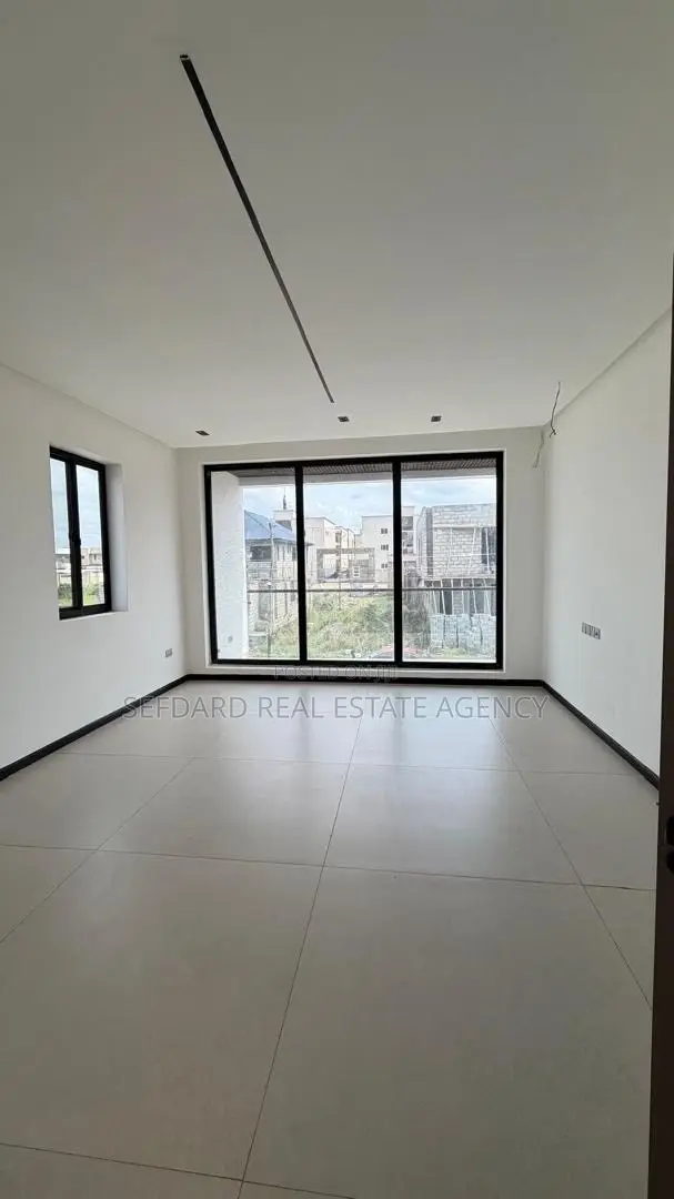 4bdrm House in Sefdard Properties, Ablekuma for sale