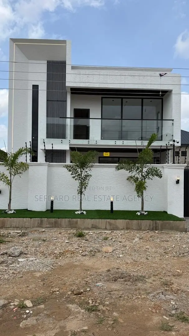 4bdrm House in Sefdard Properties, Ablekuma for sale