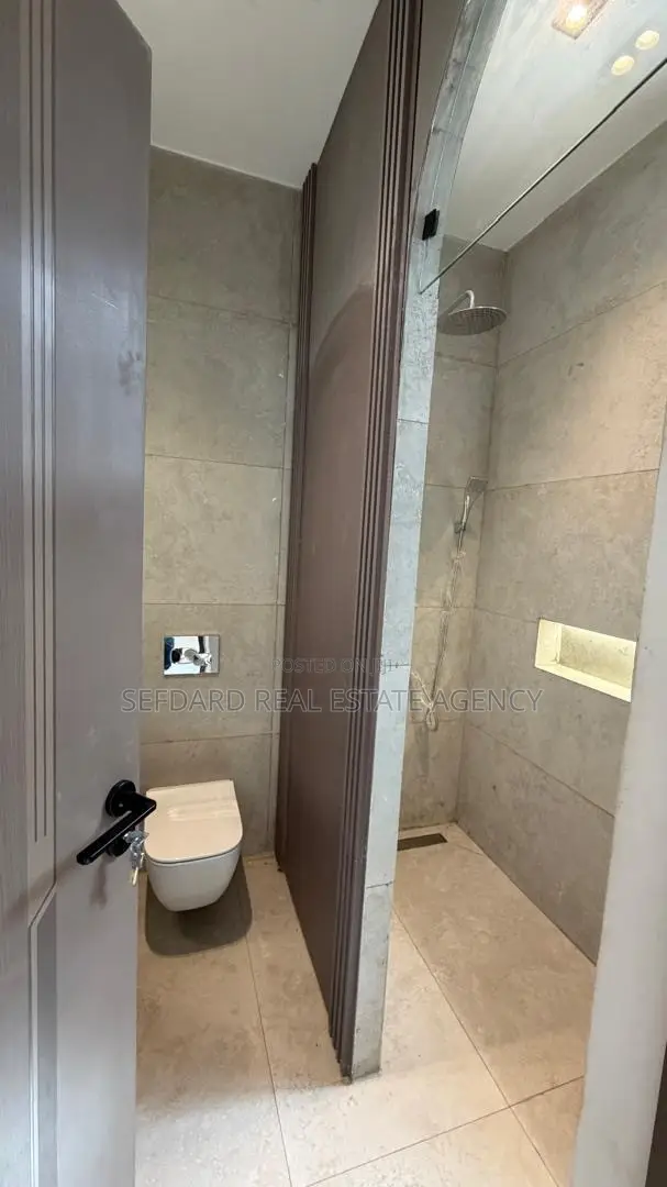 4bdrm House in Sefdard Properties, Ablekuma for sale