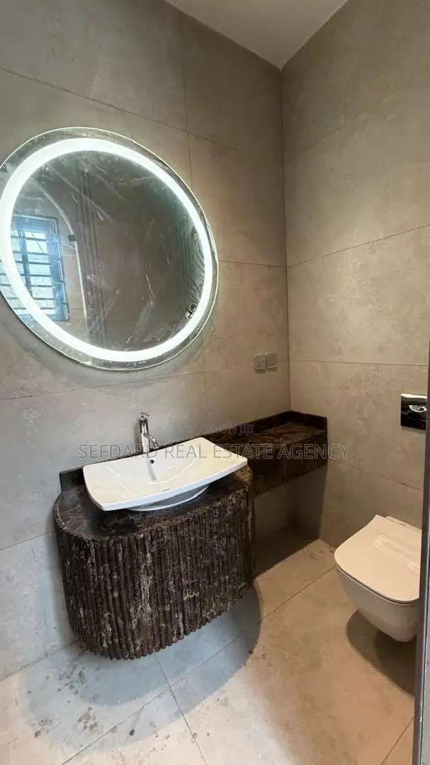 4bdrm House in Sefdard Properties, Ablekuma for sale