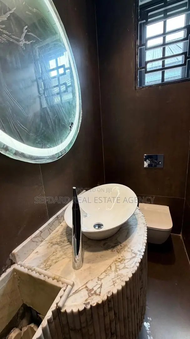 4bdrm House in Sefdard Properties, Ablekuma for sale
