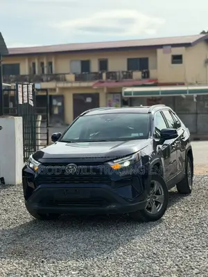 Toyota RAV4 XLE AWD 2024 Blue