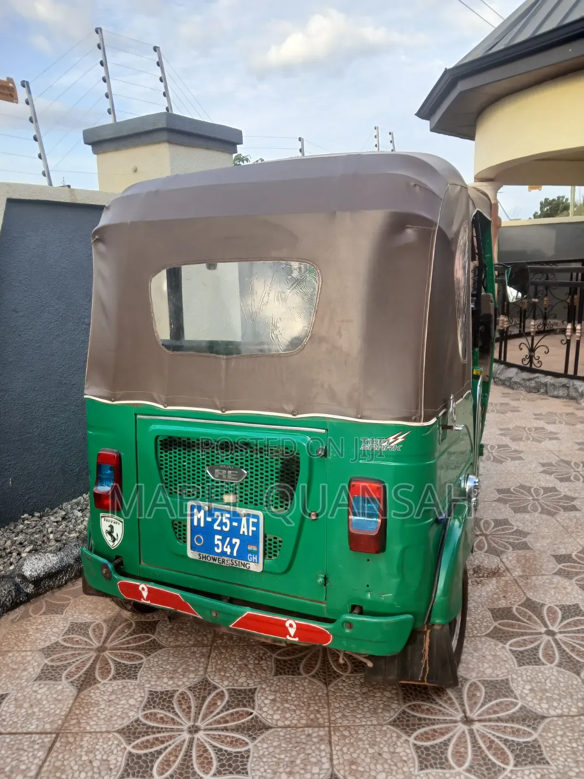 Bajaj RE 2025 Green