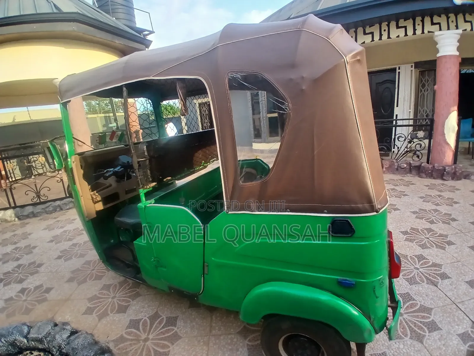 Bajaj RE 2025 Green