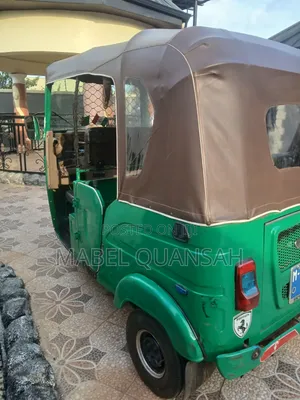 Bajaj RE 2025 Green