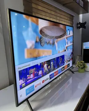 SAMSUNG 50 INCHES Series 7. Smart 4K UHD With Bluetooth, Apple AirPlay