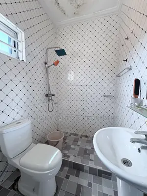 3bdrm House in Community 18 Block, Spintex for rent