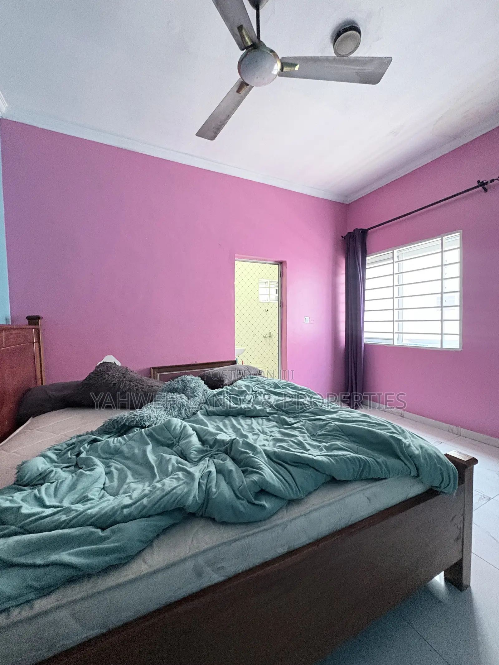 3bdrm House in Community 18 Block, Spintex for rent