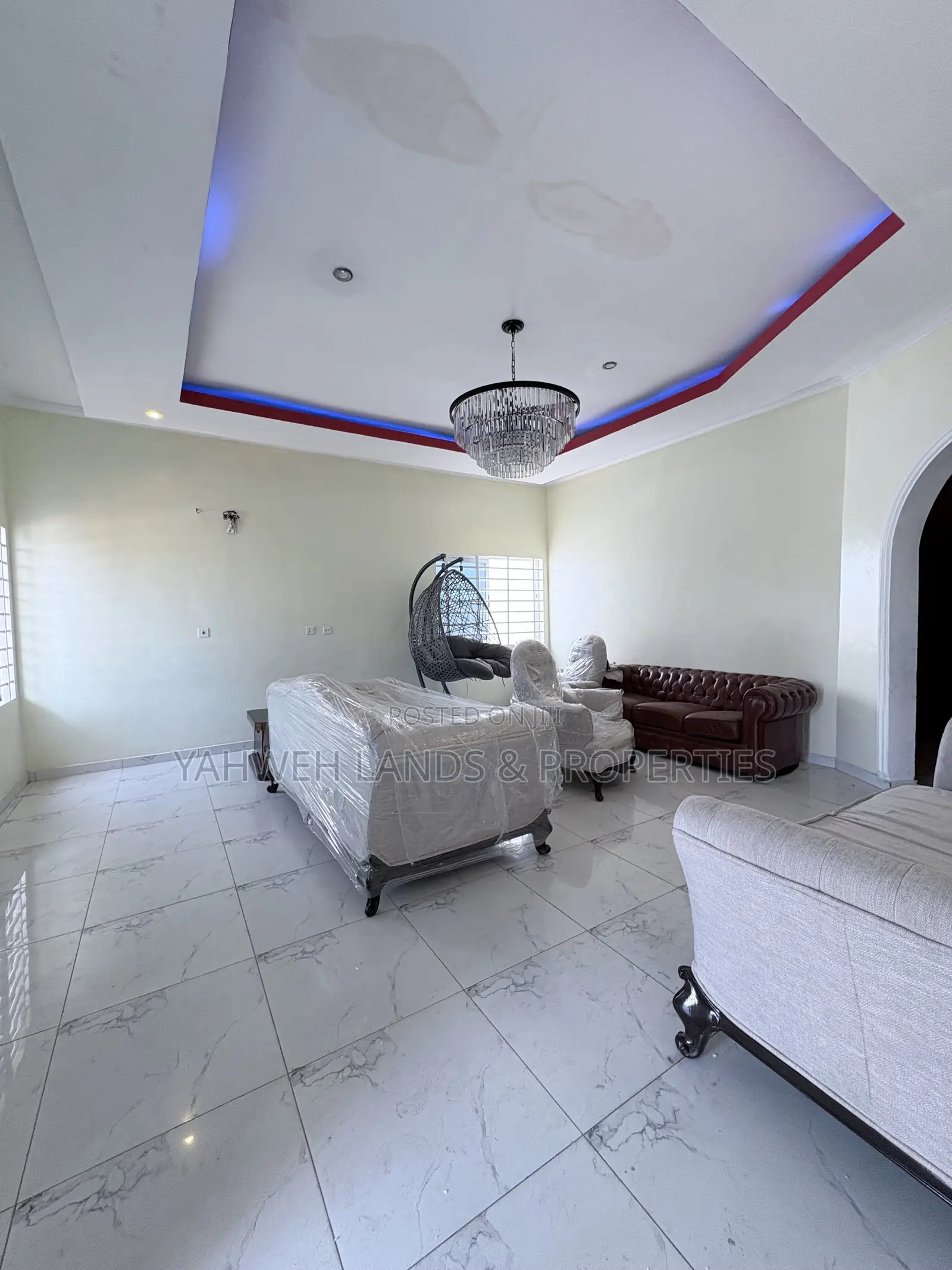 3bdrm House in Community 18 Block, Spintex for rent