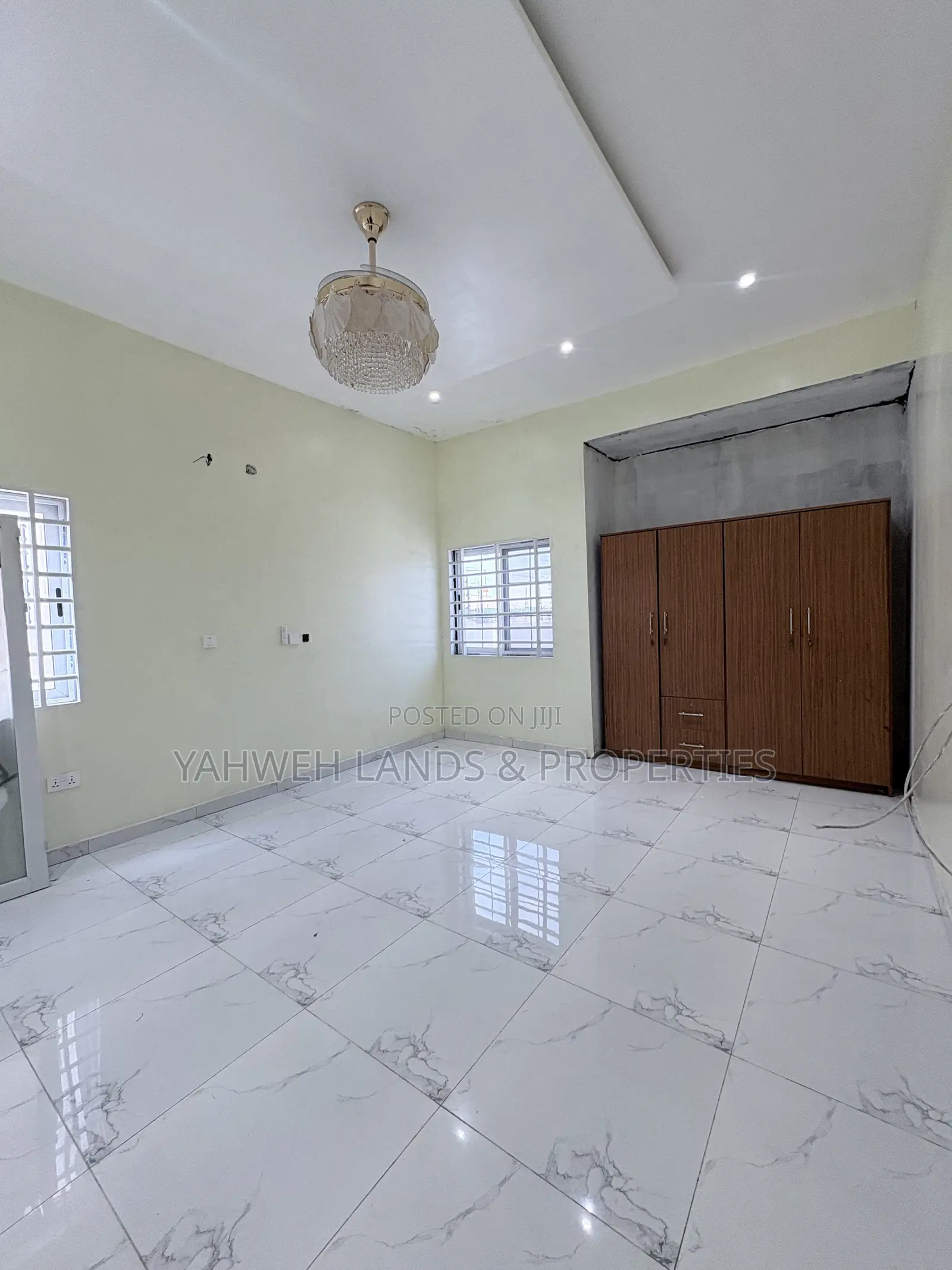 3bdrm House in Community 18 Block, Spintex for rent