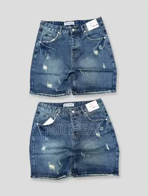 *Quality Jeans Short* *Available Sizes: 30,31,32,33,34,36*