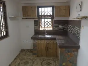 2bdrm Apartment in School Junction for rent