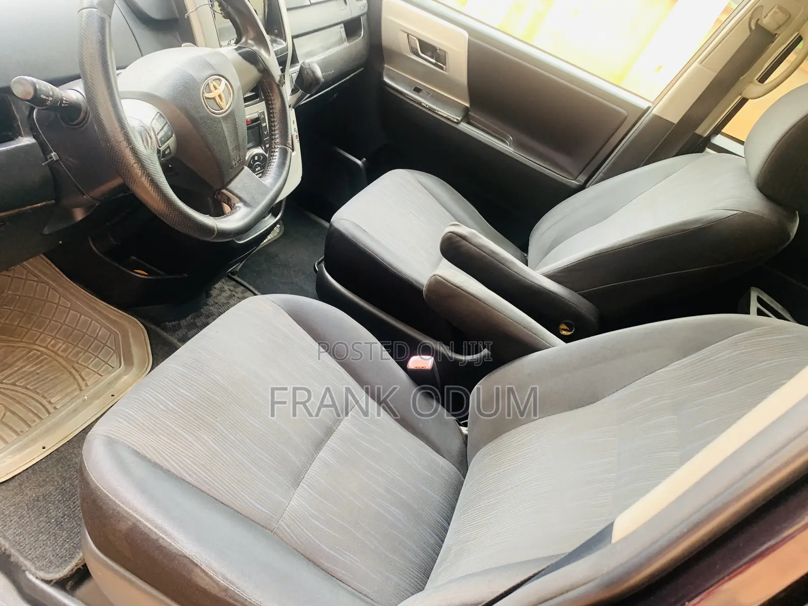 Toyota Voxy 2013 Black