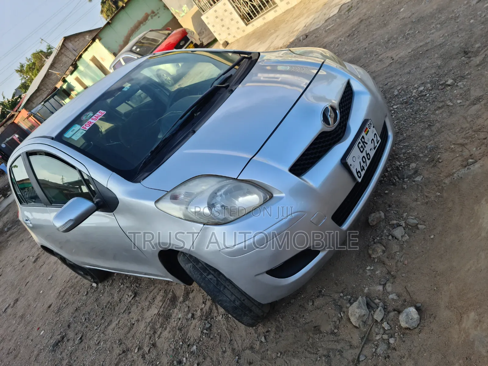 Toyota Vitz 2010 Silver
