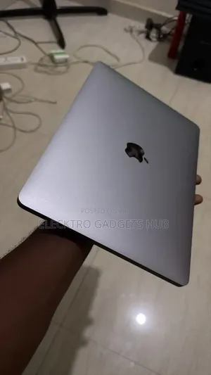 Laptop Apple MacBook Pro 2020 16GB Intel Core i5 SSD 256GB