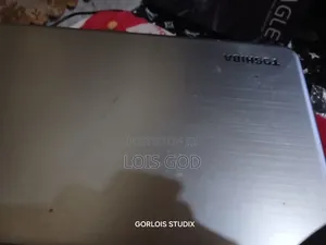 Laptop Toshiba Satellite C665 128GB AMD A10 SSHD (Hybrid) 250GB