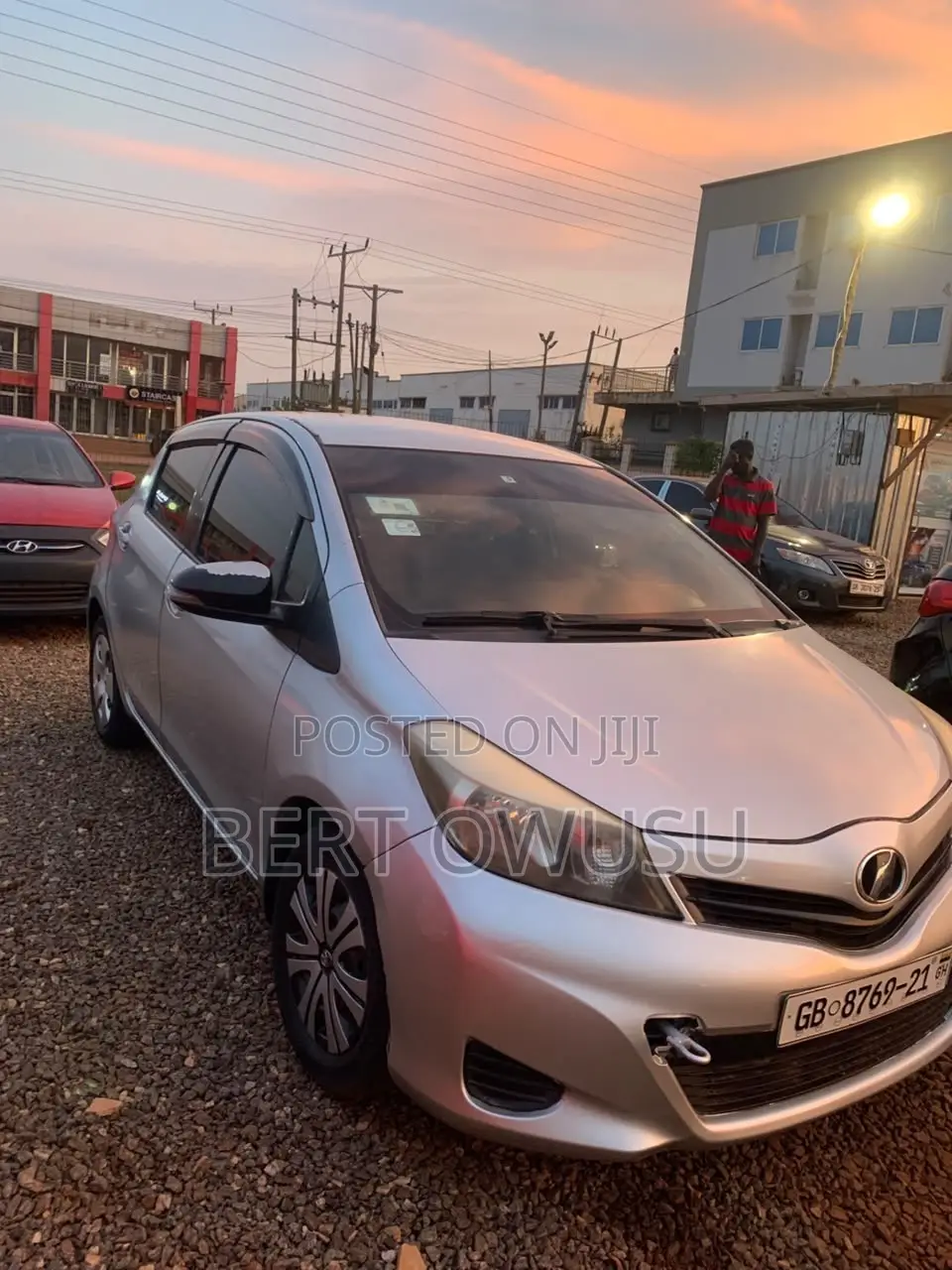 Toyota Vitz 2013 Silver