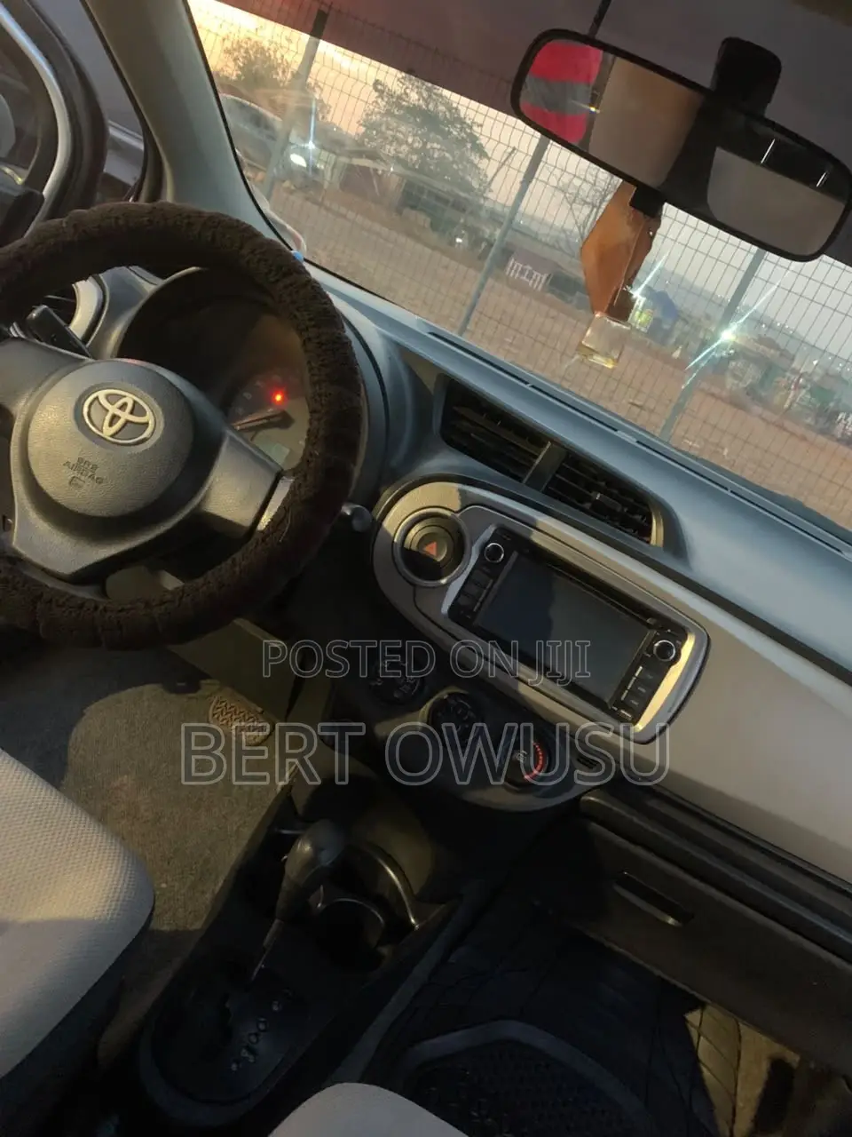 Toyota Vitz 2013 Silver