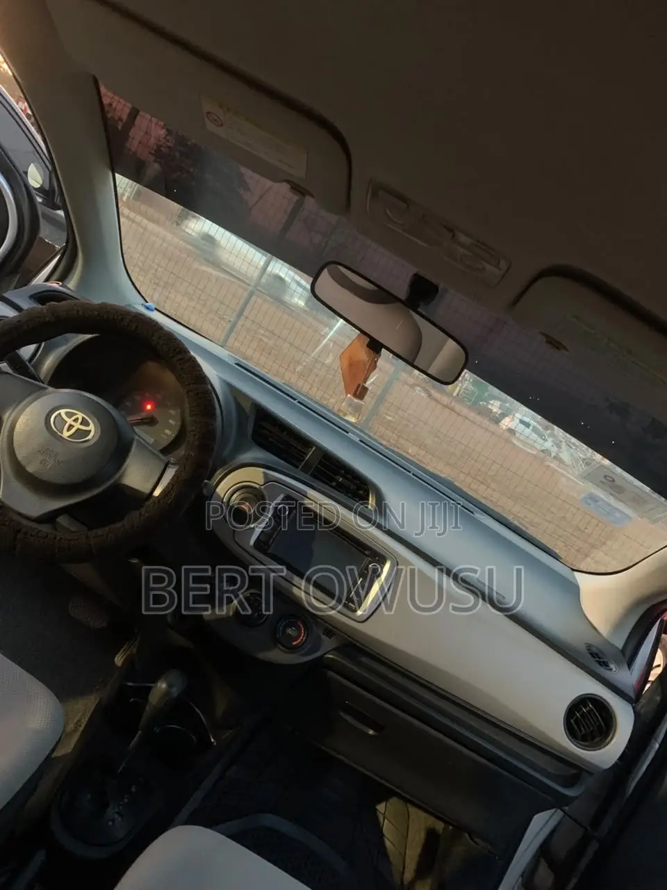 Toyota Vitz 2013 Silver