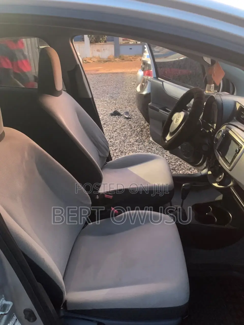 Toyota Vitz 2013 Silver