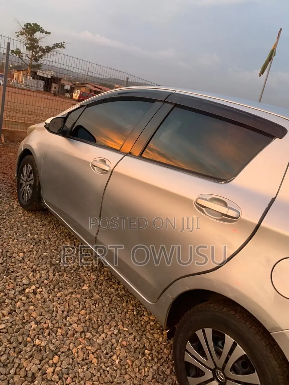 Toyota Vitz 2013 Silver