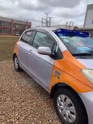 Toyota Yaris 2010 Silver