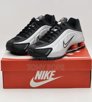 Nike Shox R4
