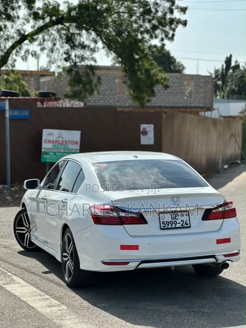 Honda Accord EX-L 4dr Sedan FWD (2.4L 4cyl 2A) 2017 White