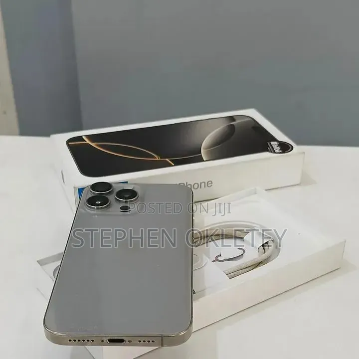 New Apple iPhone 15 Pro Max 256 GB Silver