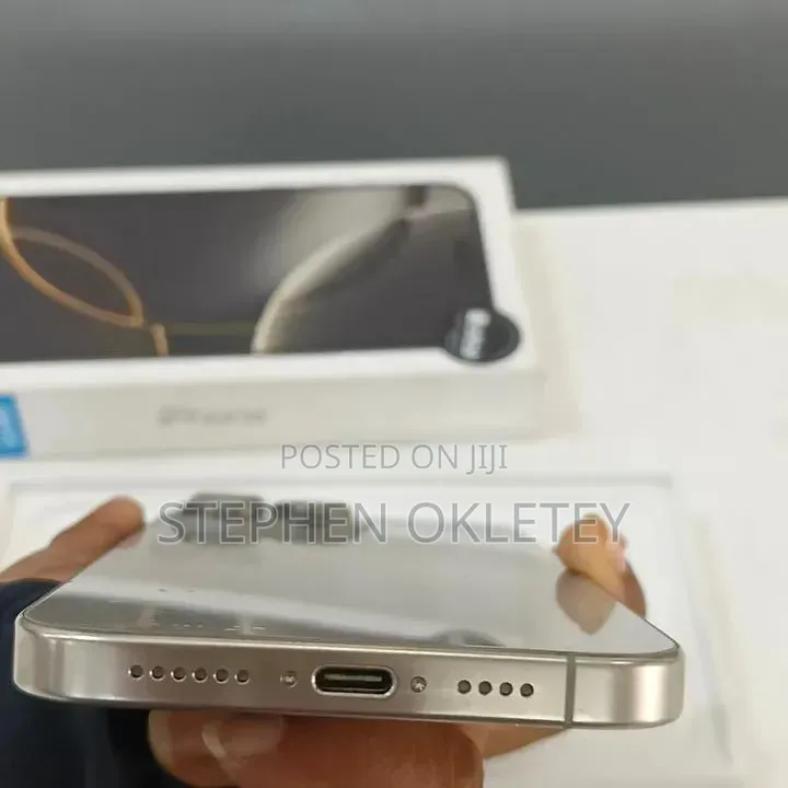 New Apple iPhone 15 Pro Max 256 GB Silver