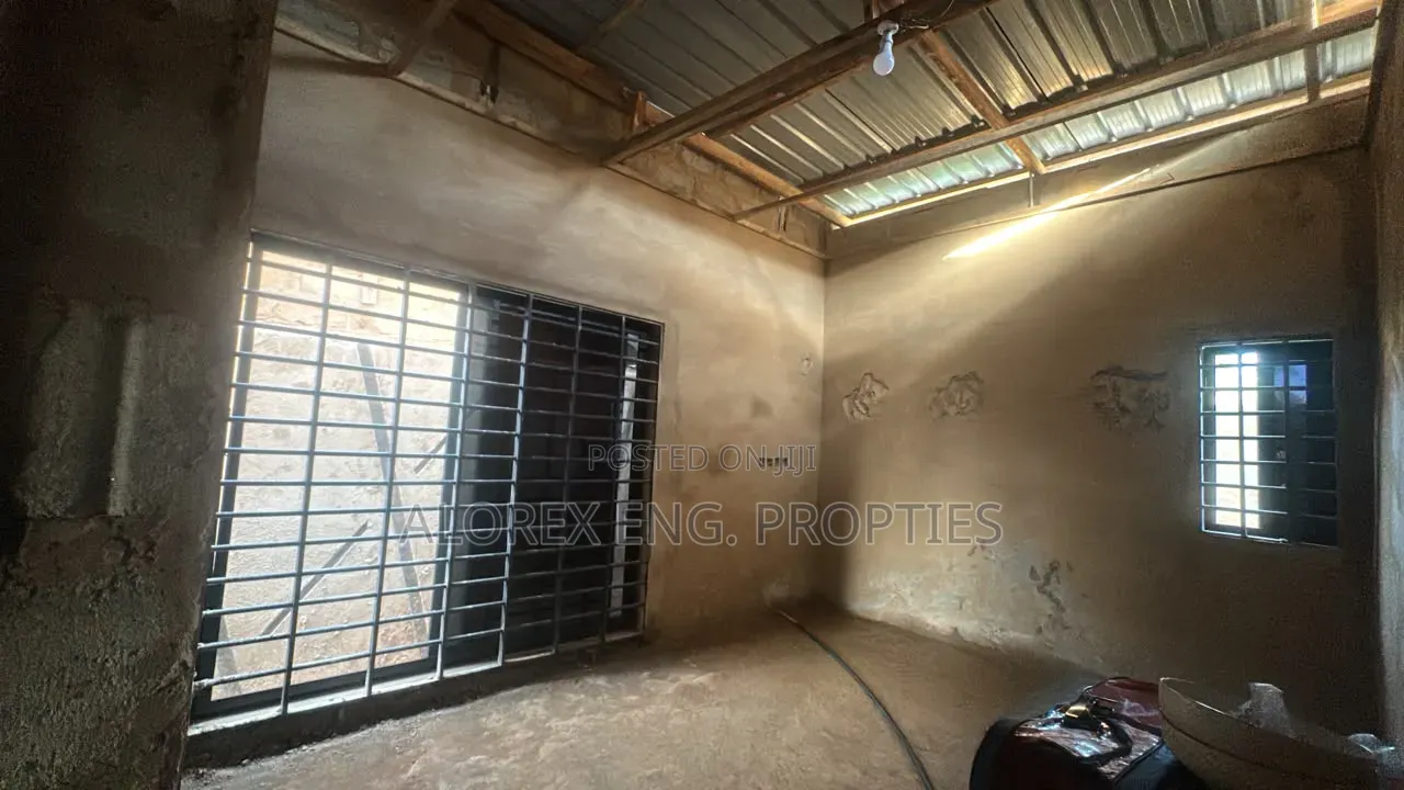 2bdrm House in Pokuase for sale