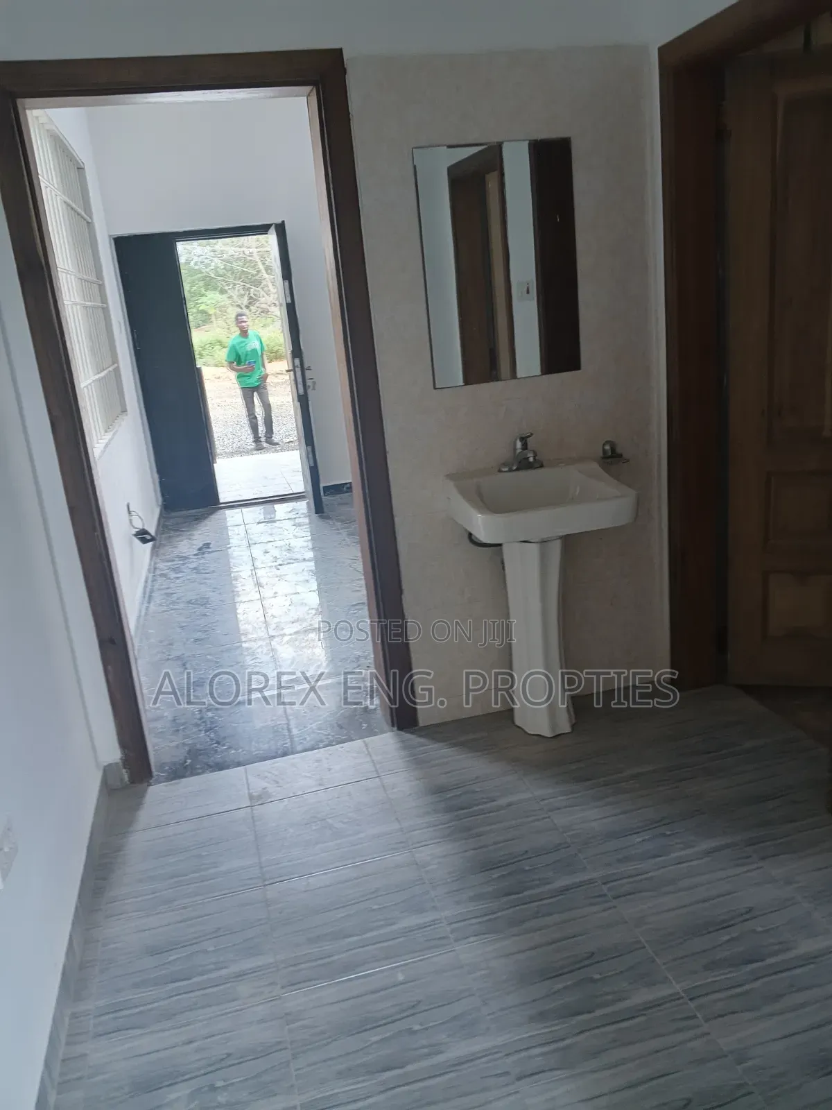 1bdrm Apartment in Danfa for rent