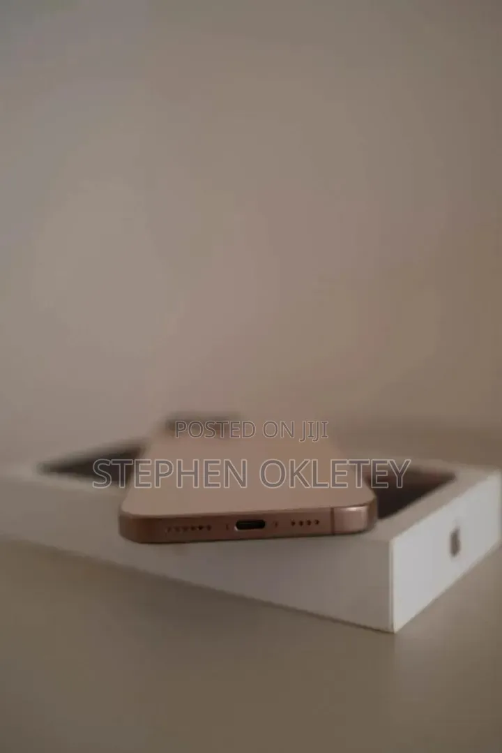 New Apple iPhone 16 Pro Max 256 GB Gold
