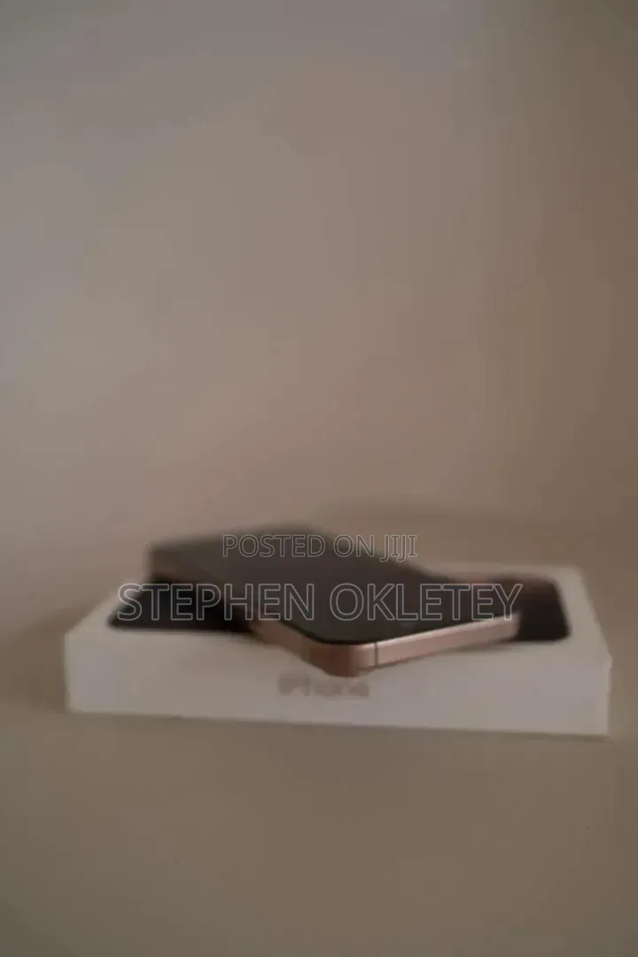 New Apple iPhone 16 Pro Max 256 GB Gold