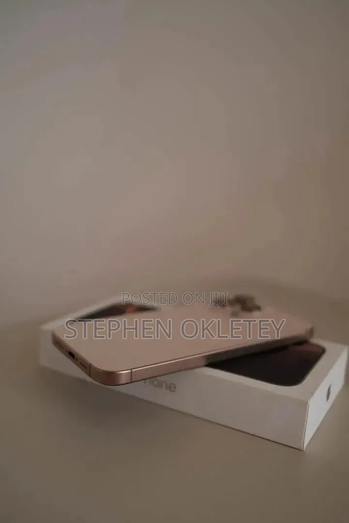 New Apple iPhone 16 Pro Max 256 GB Gold