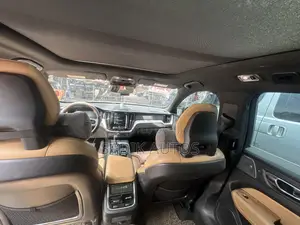 Volvo XC60 T5 Inscription AWD 2019 Gray