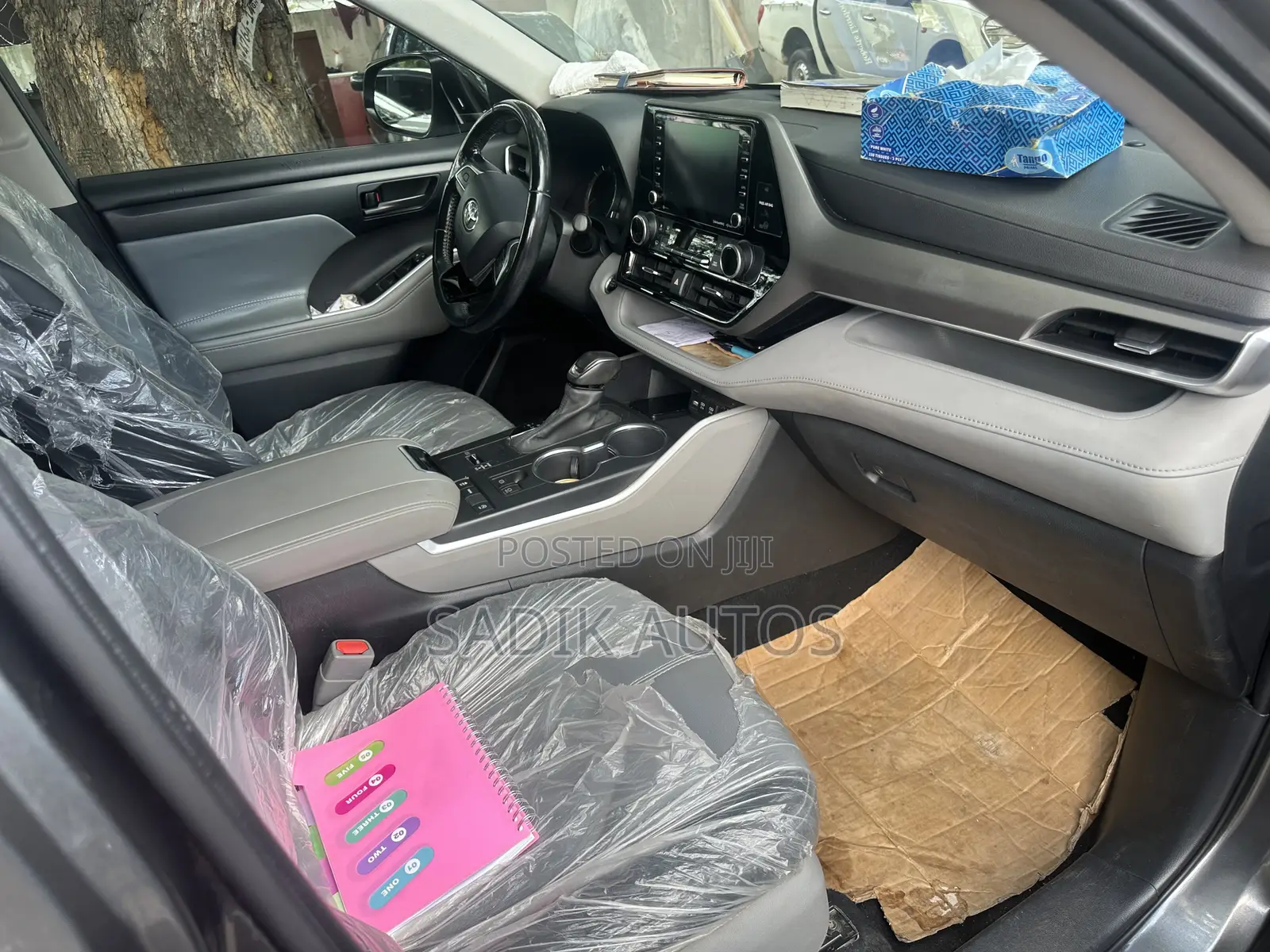 Toyota Highlander XLE 2021 Gray