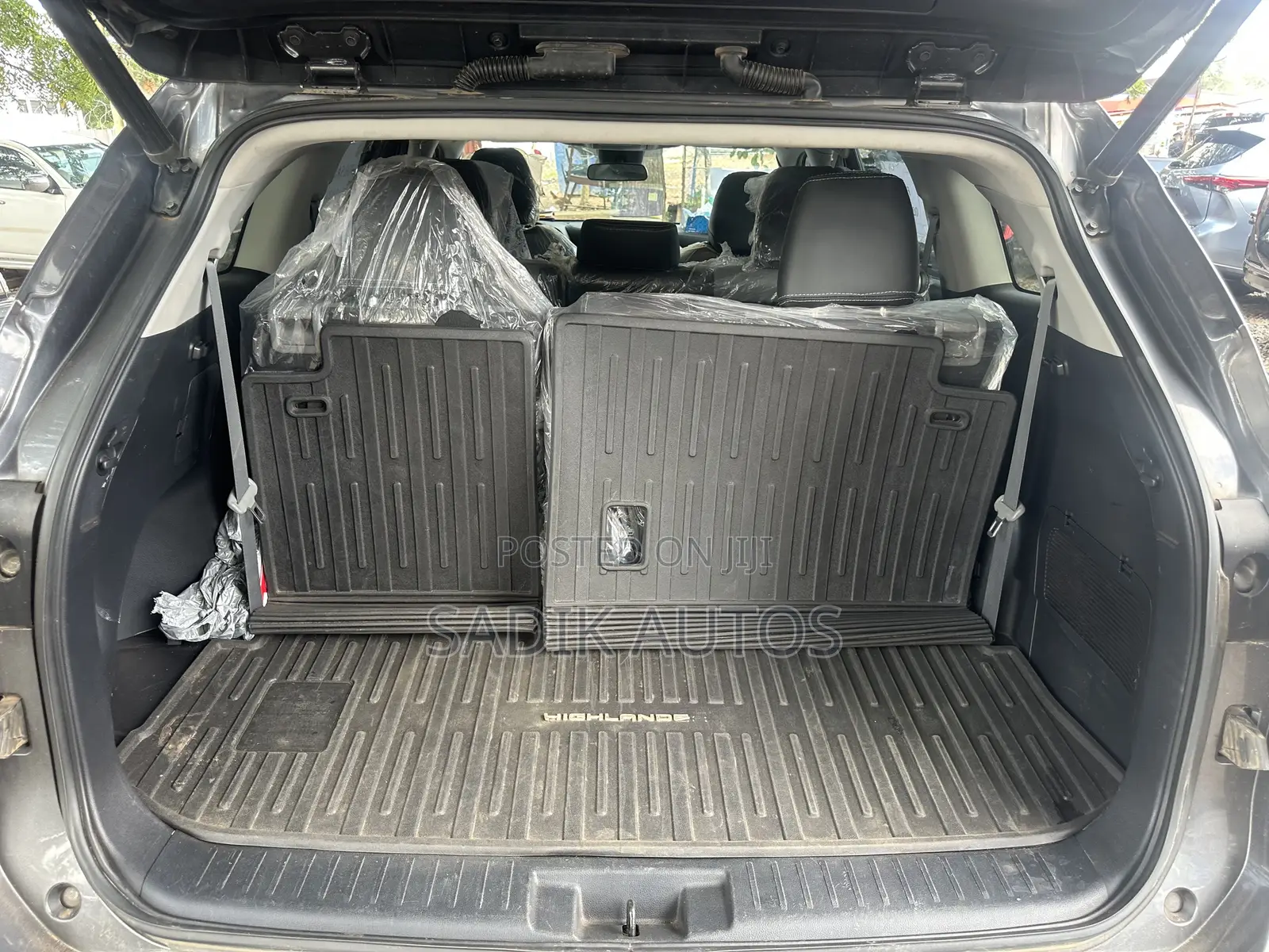 Toyota Highlander XLE 2021 Gray