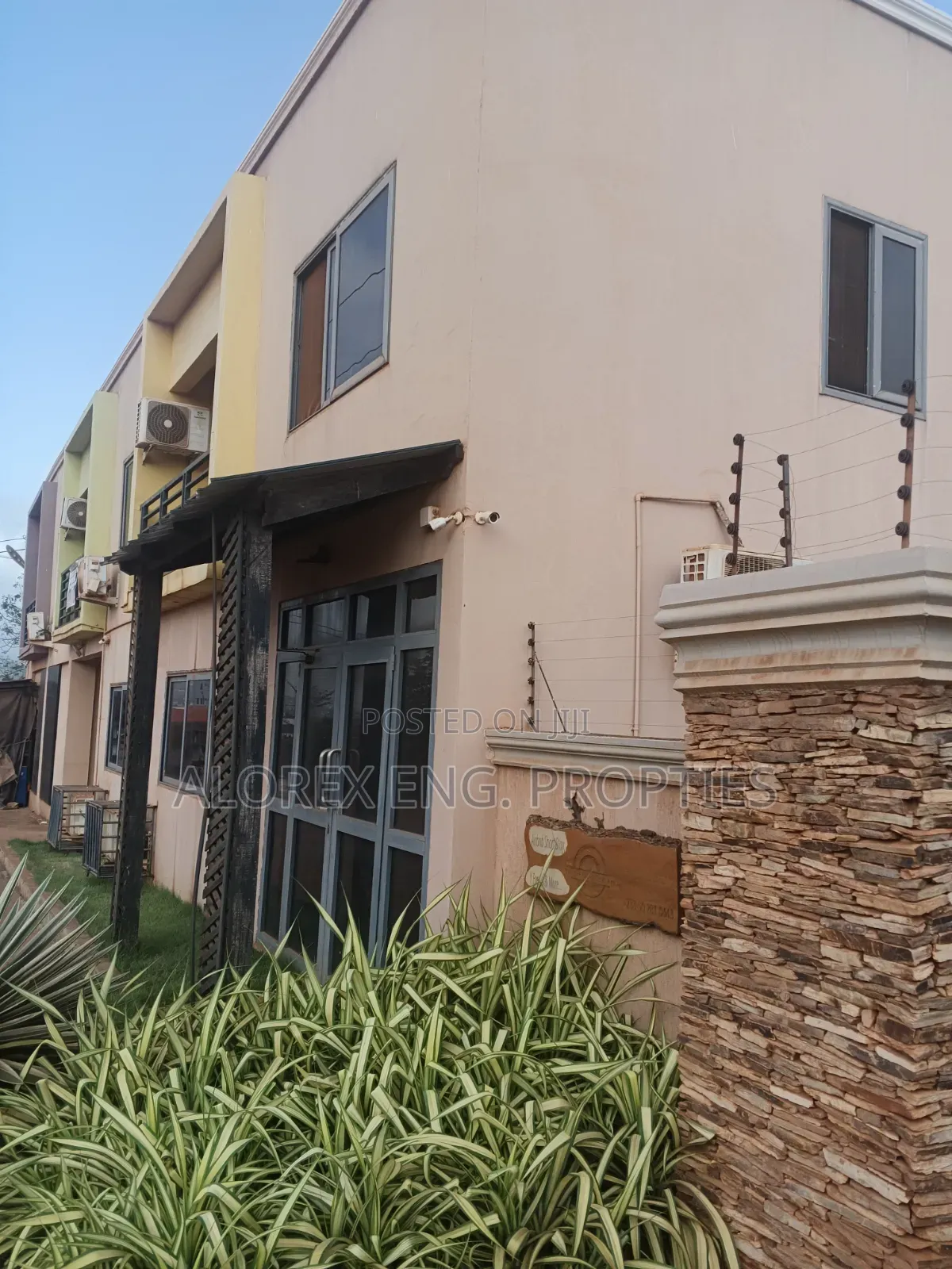 1bdrm Apartment in Oyarifa, Ghana Flag for rent